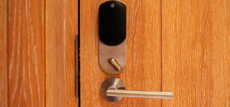 Automatic Locking Door Knob Elverta